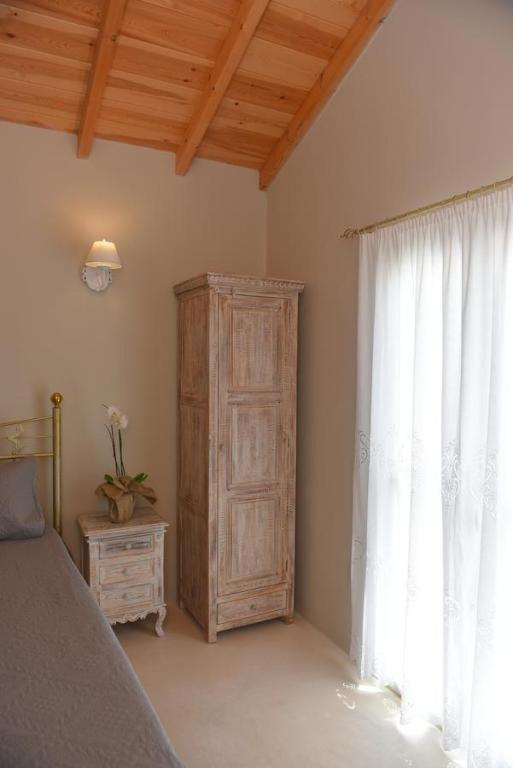 Oisyra Boutique Suites Ермополи Екстериор снимка