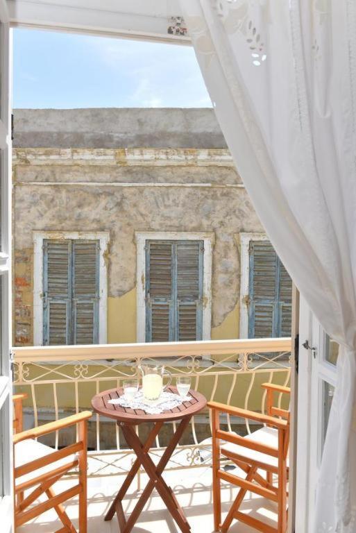 Oisyra Boutique Suites Ермополи Екстериор снимка